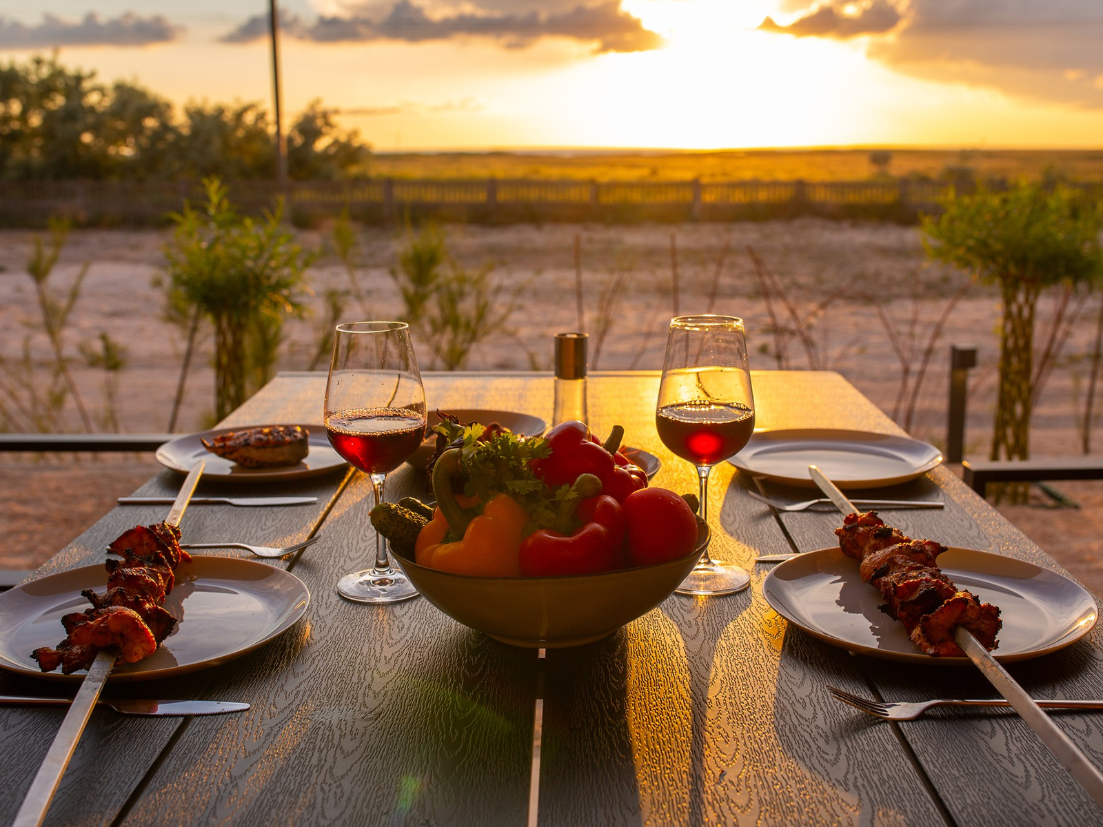 Sundowner with a Seven-Course Meal — Guests
